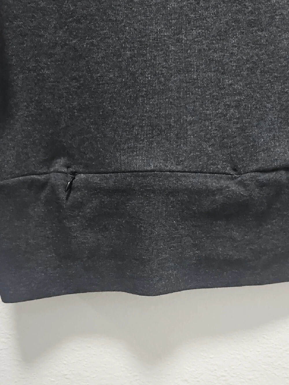Nike Women's Dark Gray Mock Neck Pullover Sweater Medium Athletic Workout